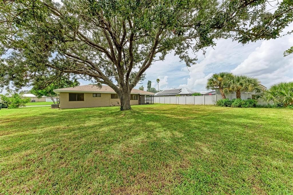 For Sale: $262,000 (3 beds, 2 baths, 1227 Square Feet)