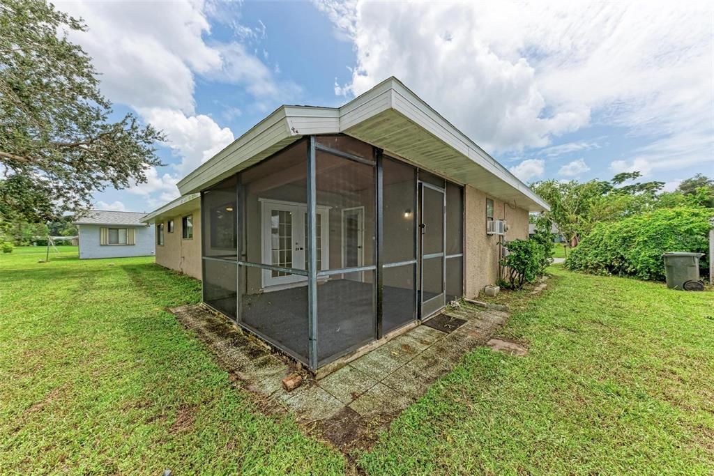 For Sale: $262,000 (3 beds, 2 baths, 1227 Square Feet)