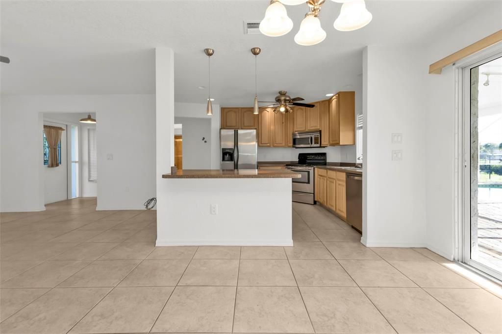 For Sale: $475,000 (2 beds, 2 baths, 1200 Square Feet)