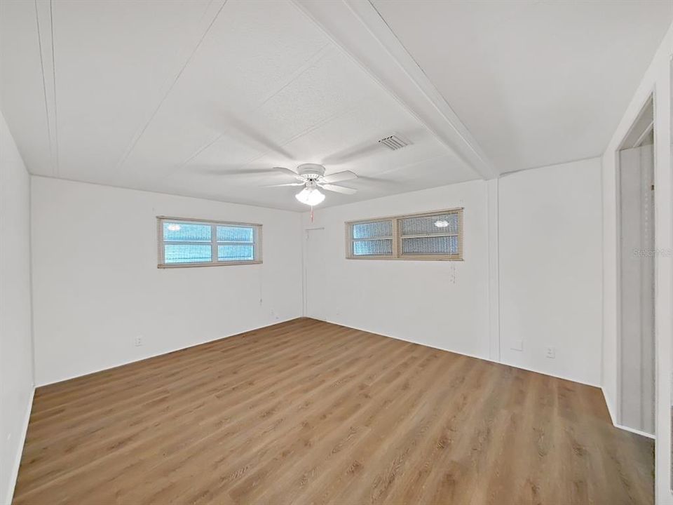 For Sale: $144,000 (2 beds, 2 baths, 1196 Square Feet)