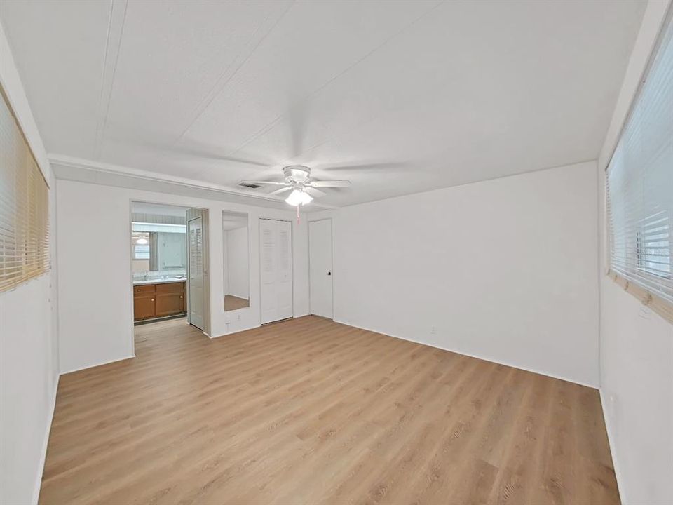 For Sale: $144,000 (2 beds, 2 baths, 1196 Square Feet)