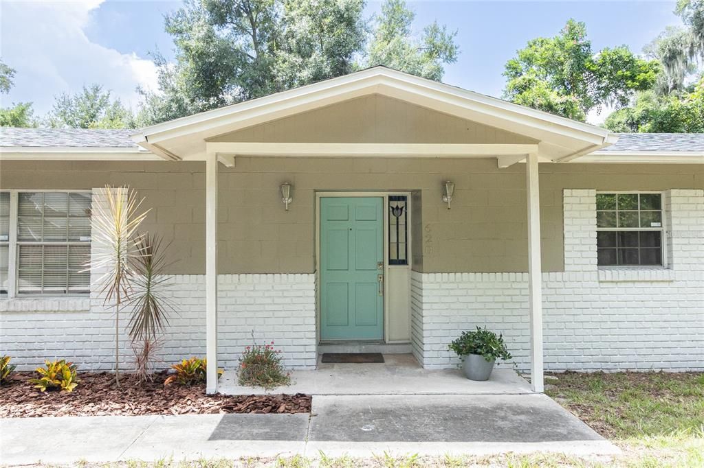 For Rent: $2,125 (4 beds, 2 baths, 1820 Square Feet)