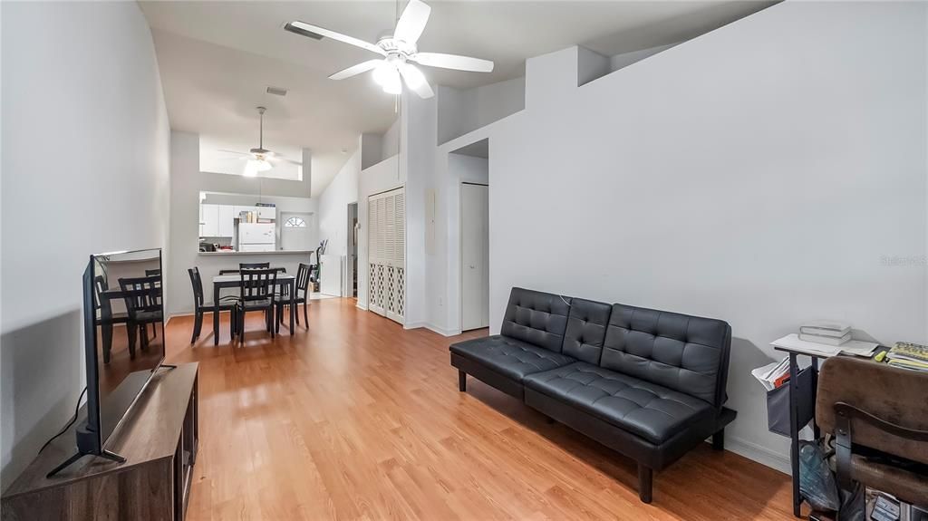 For Sale: $245,000 (2 beds, 2 baths, 858 Square Feet)