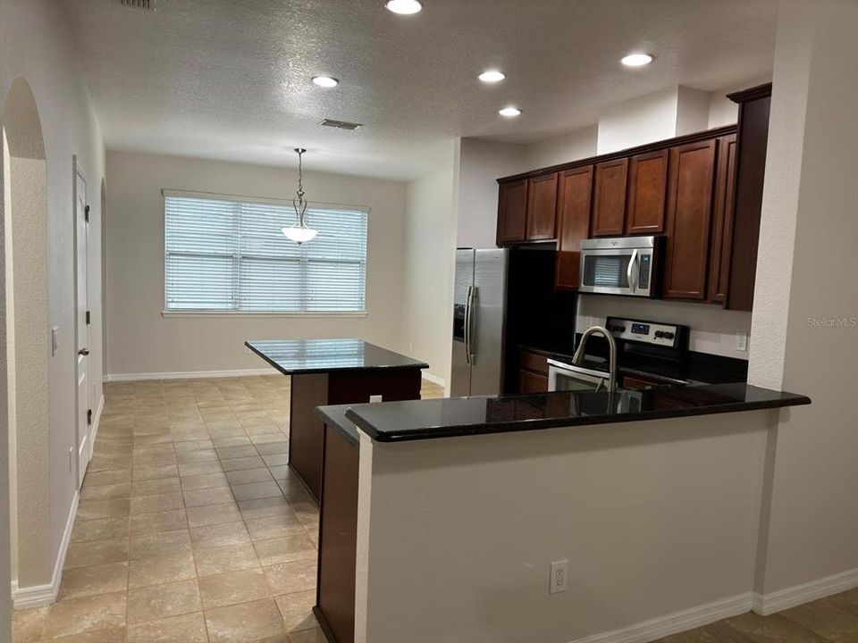 For Rent: $2,600 (3 beds, 2 baths, 1406 Square Feet)