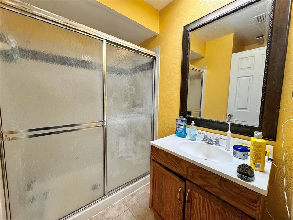 For Sale: $149,900 (2 beds, 2 baths, 1165 Square Feet)