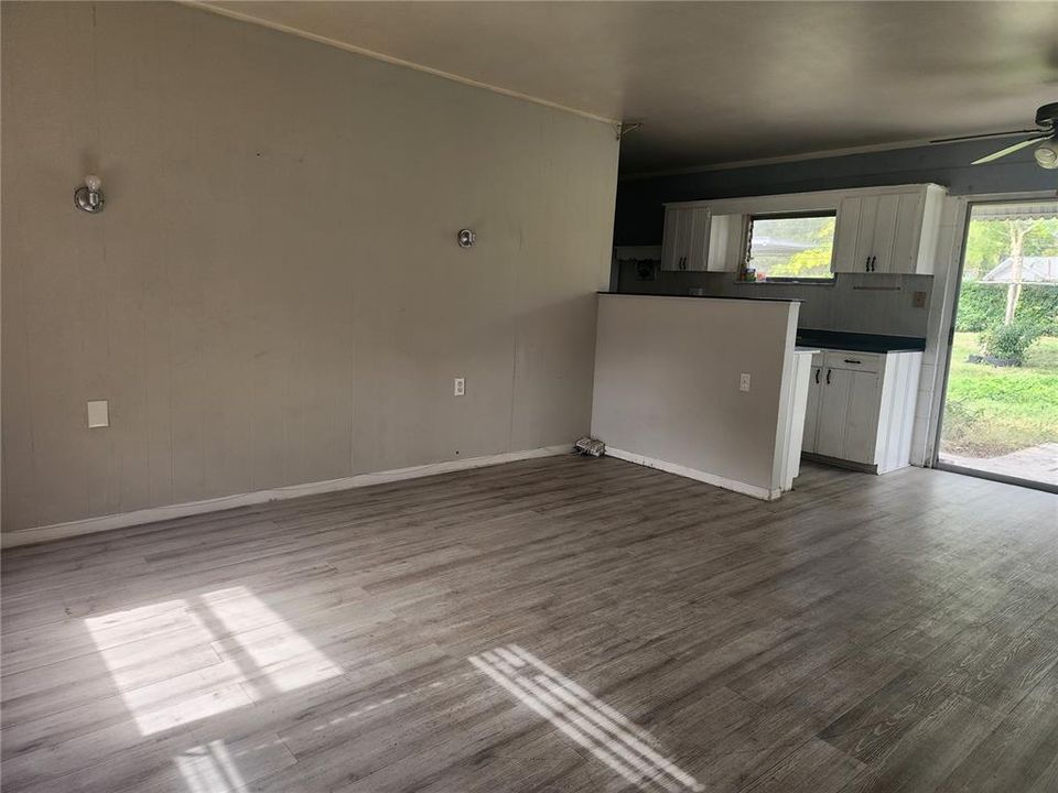 For Rent: $1,140 (1 beds, 1 baths, 603 Square Feet)