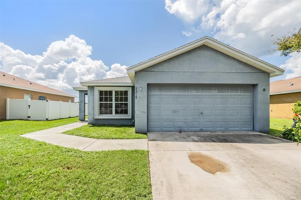 Active With Contract: $299,999 (3 beds, 2 baths, 1266 Square Feet)