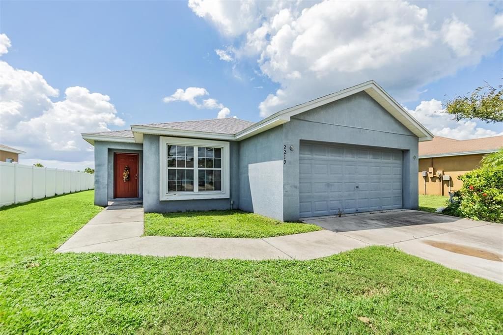 Active With Contract: $299,999 (3 beds, 2 baths, 1266 Square Feet)