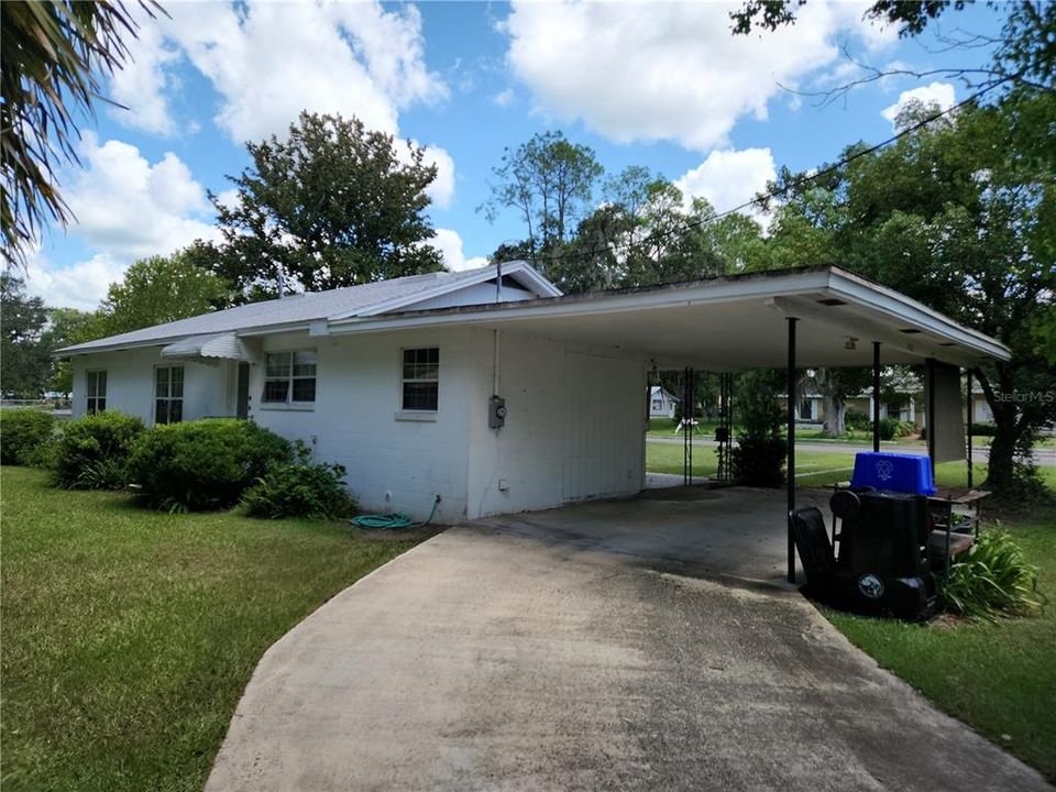 For Sale: $219,000 (3 beds, 2 baths, 1440 Square Feet)