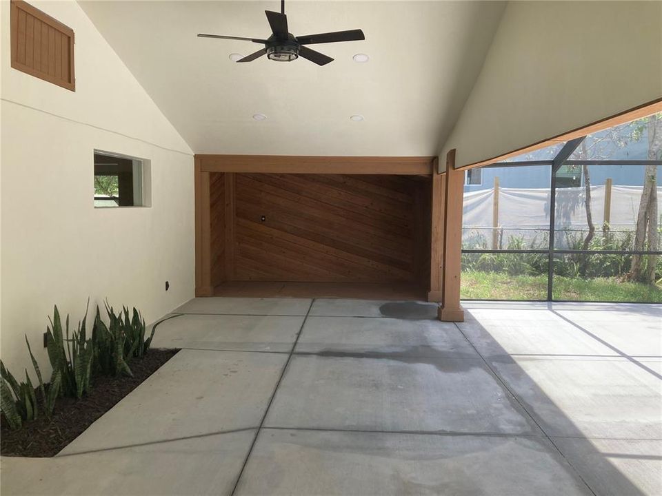 Side view from family room to lanai