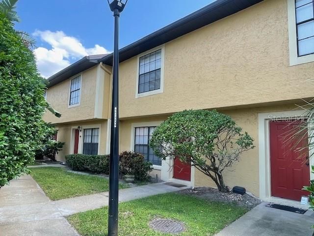 For Sale: $238,000 (2 beds, 2 baths, 1031 Square Feet)