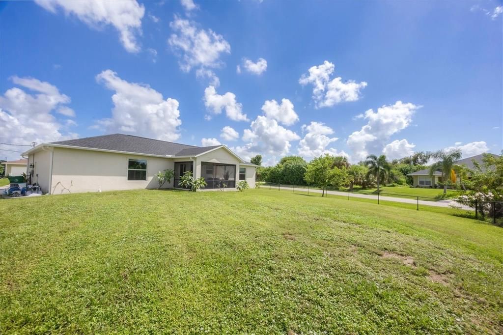 For Sale: $399,000 (3 beds, 2 baths, 1598 Square Feet)