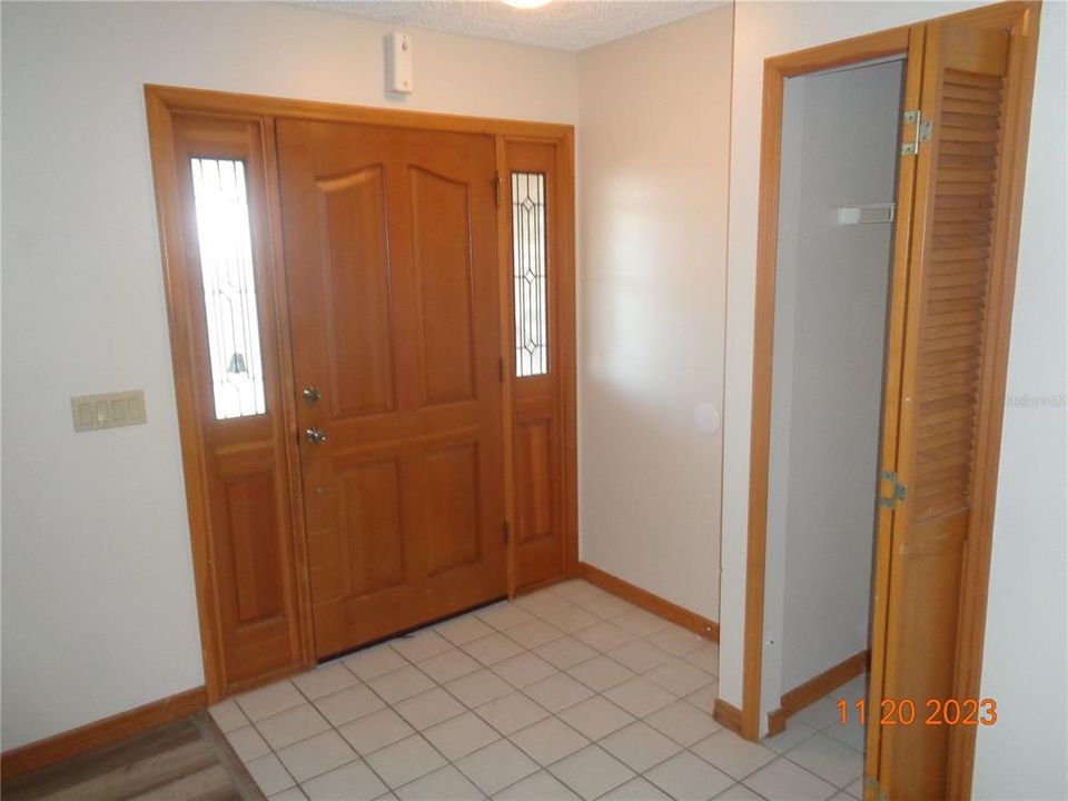 For Rent: $2,095 (3 beds, 2 baths, 2072 Square Feet)