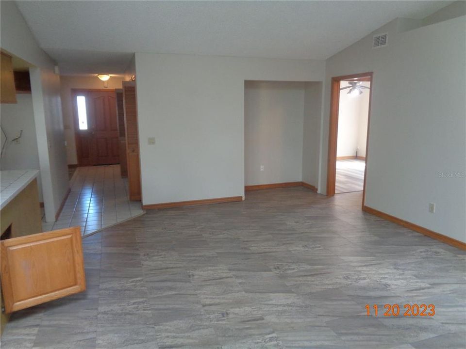 For Rent: $2,095 (3 beds, 2 baths, 2072 Square Feet)