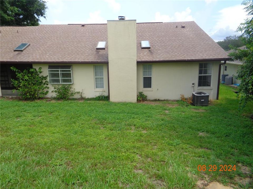 For Rent: $2,095 (3 beds, 2 baths, 2072 Square Feet)