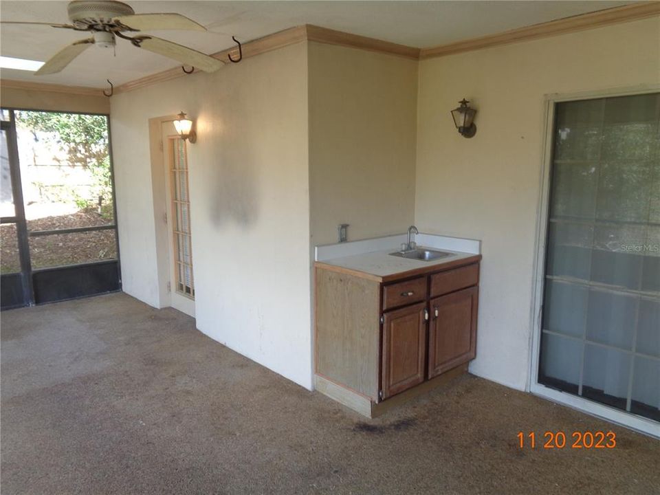 For Rent: $2,095 (3 beds, 2 baths, 2072 Square Feet)