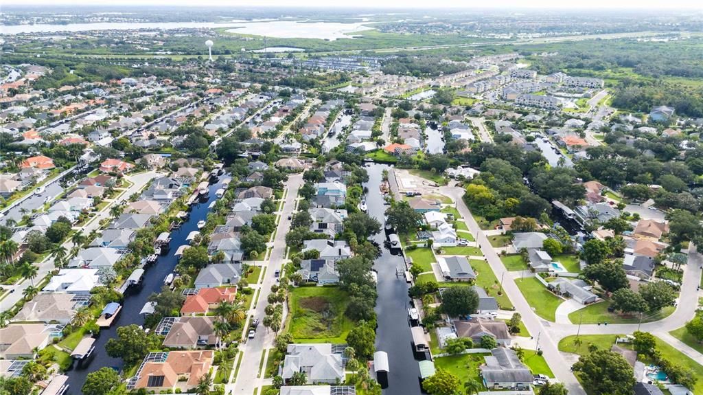 Direct Access to the Manatee River no lifts to go over