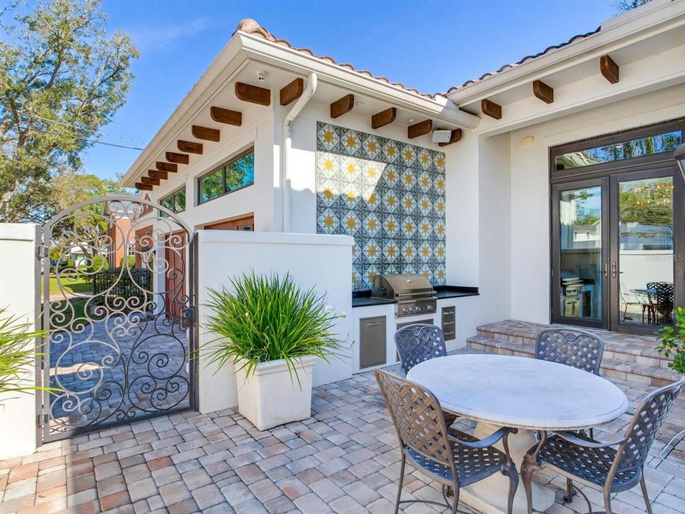 Active With Contract: $2,750,000 (3 beds, 2 baths, 3028 Square Feet)