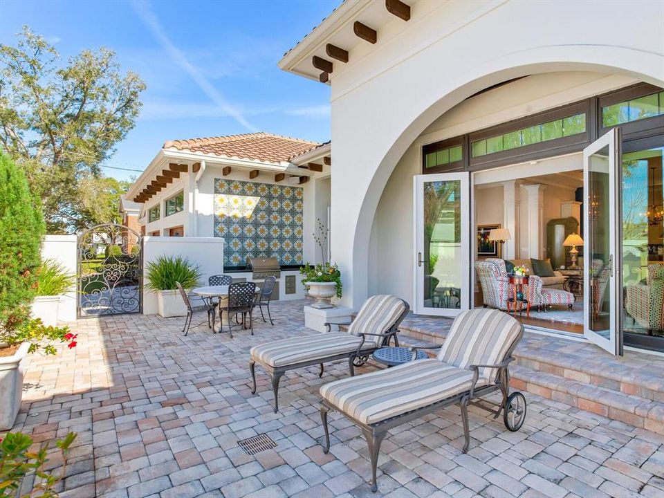 Active With Contract: $2,750,000 (3 beds, 2 baths, 3028 Square Feet)