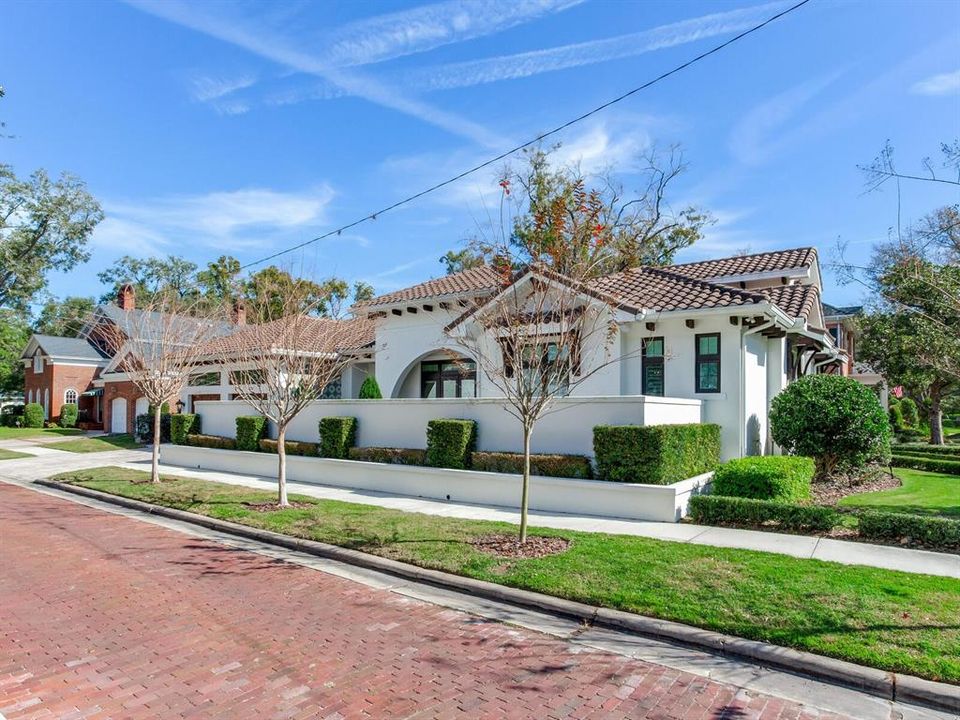 Active With Contract: $2,750,000 (3 beds, 2 baths, 3028 Square Feet)