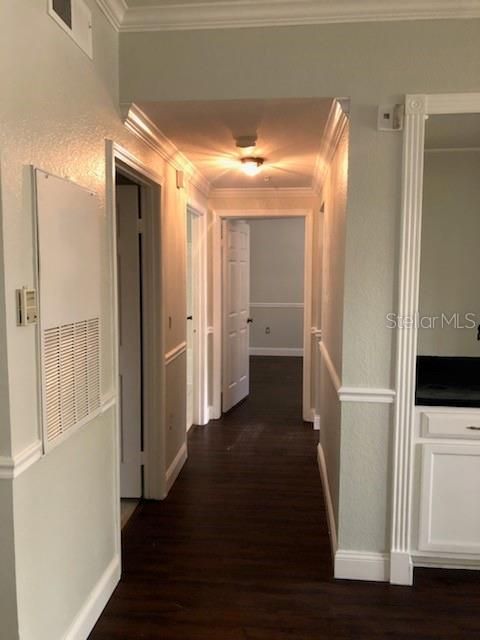 Active With Contract: $1,400 (1 beds, 1 baths, 854 Square Feet)