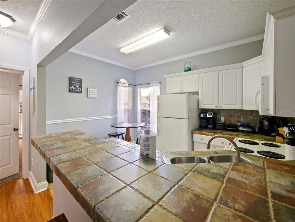 For Sale: $269,000 (3 beds, 2 baths, 1220 Square Feet)