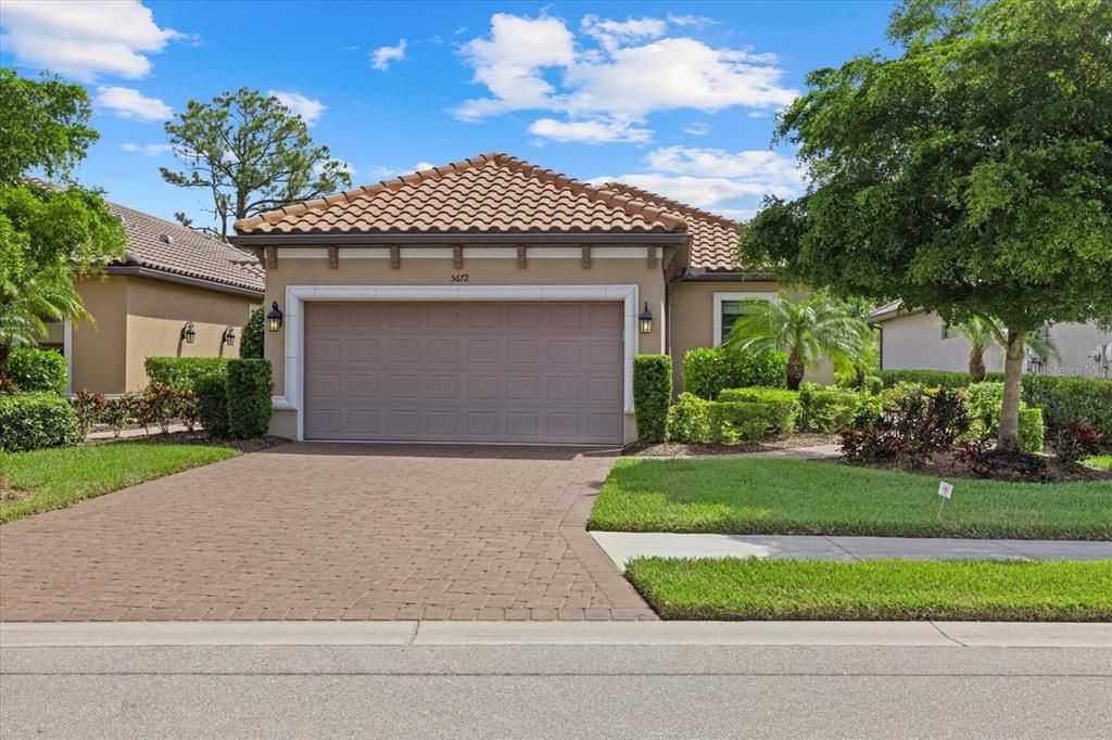 Front elevation with paver tile