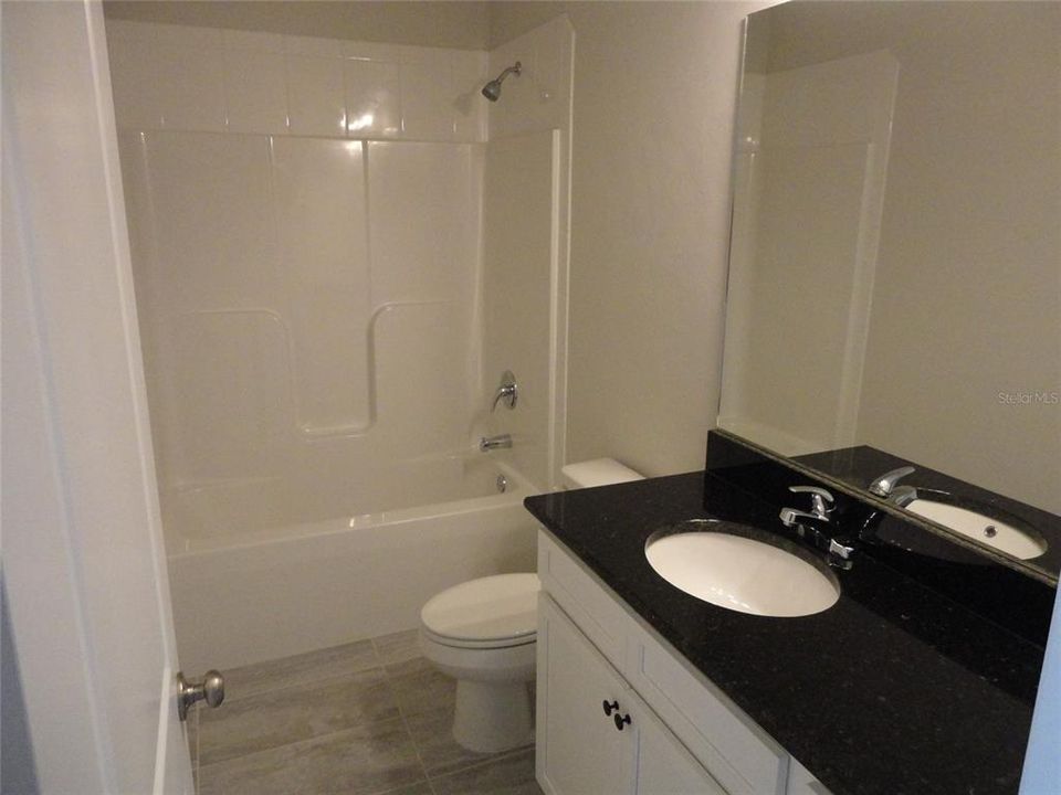 For Rent: $2,100 (3 beds, 2 baths, 1303 Square Feet)