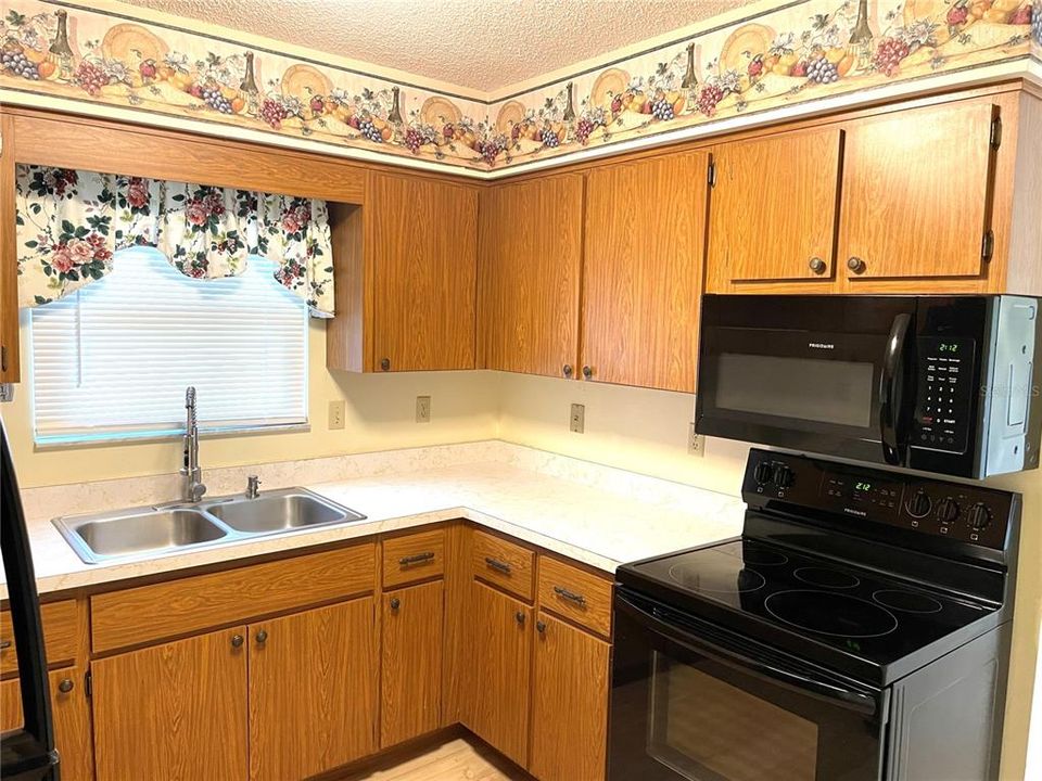 For Rent: $1,750 (3 beds, 2 baths, 1767 Square Feet)