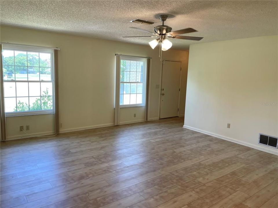 For Rent: $1,750 (3 beds, 2 baths, 1767 Square Feet)