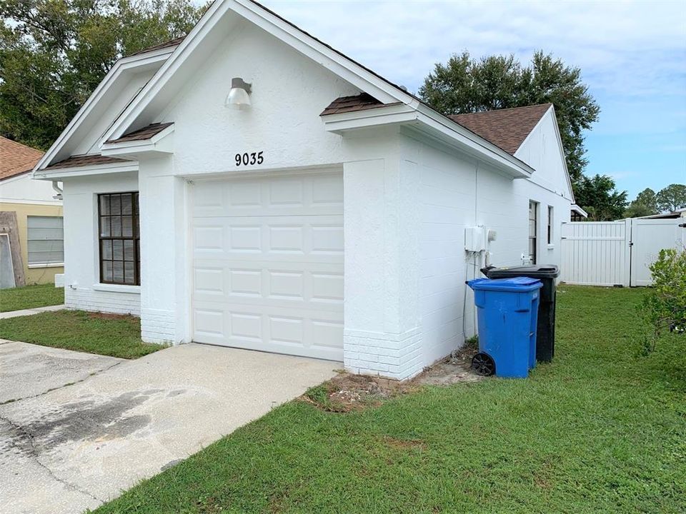 For Rent: $2,700 (3 beds, 2 baths, 1232 Square Feet)