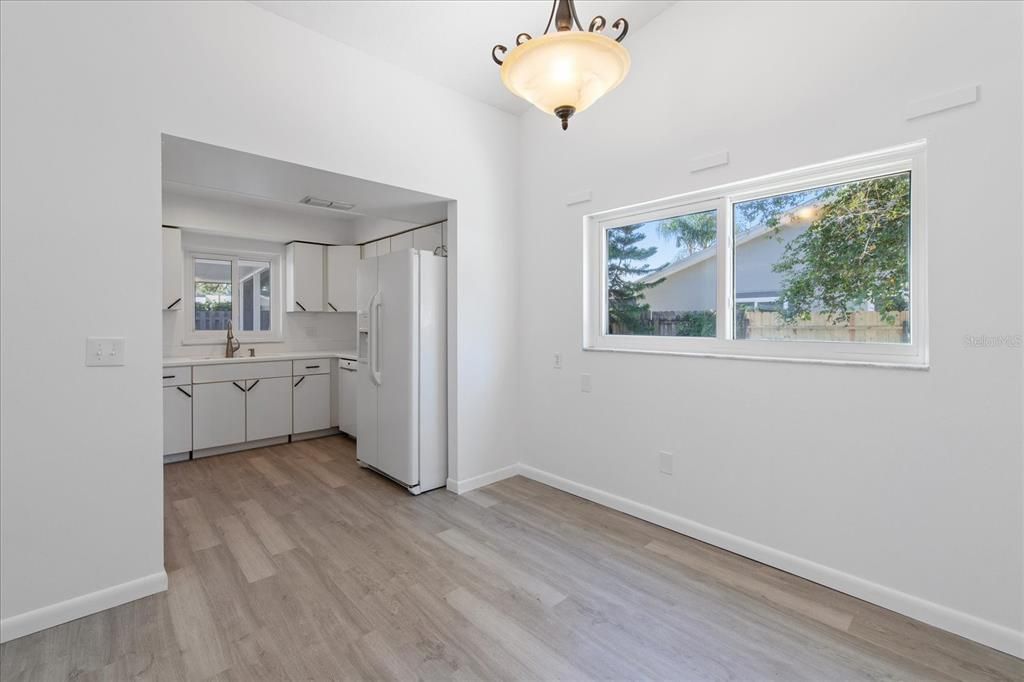 For Sale: $524,900 (3 beds, 2 baths, 1716 Square Feet)