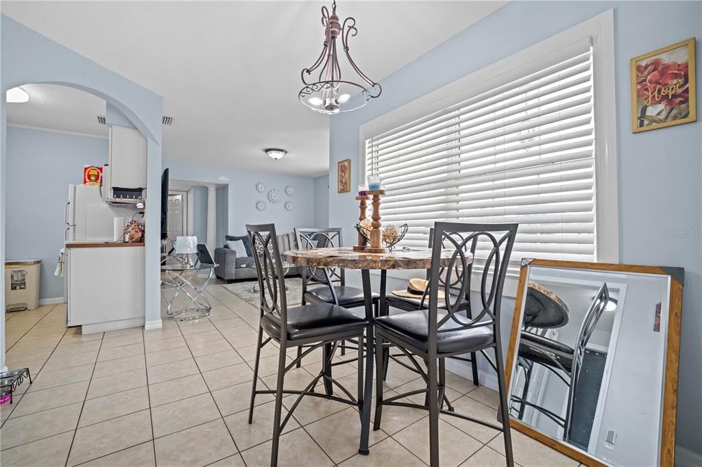 For Sale: $329,900 (2 beds, 1 baths, 1328 Square Feet)