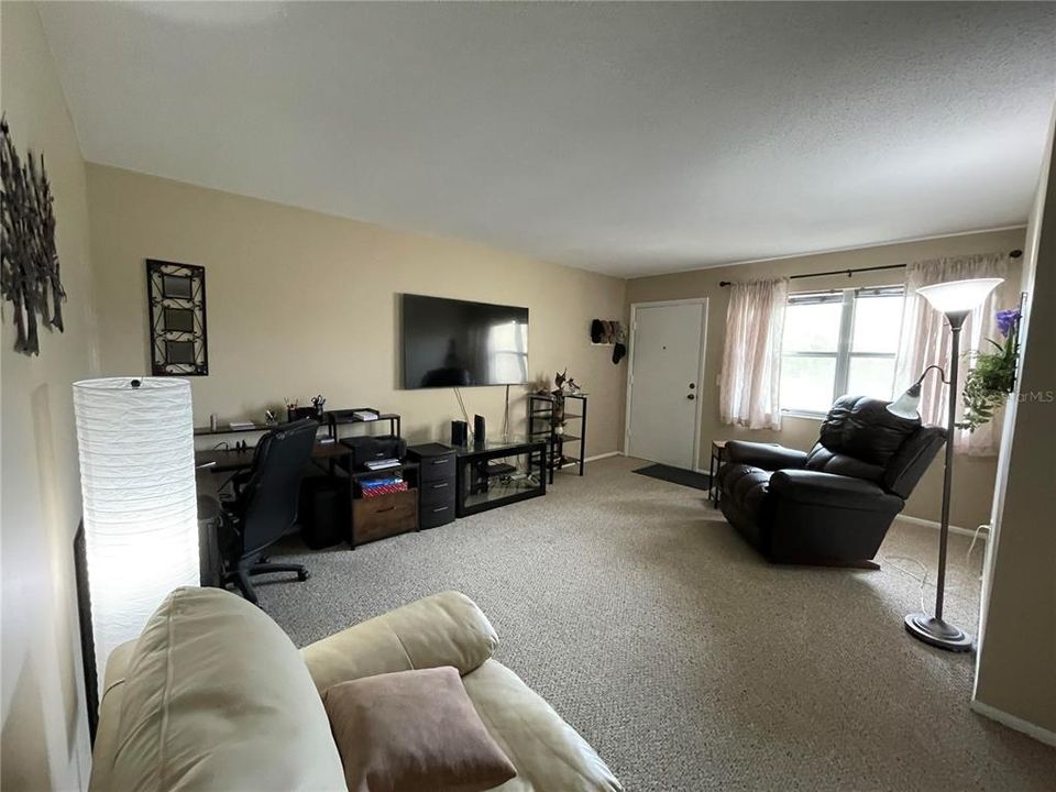 Active With Contract: $105,000 (1 beds, 1 baths, 600 Square Feet)