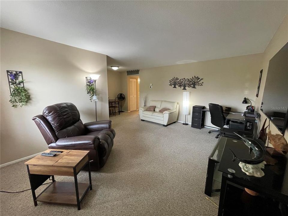 Active With Contract: $105,000 (1 beds, 1 baths, 600 Square Feet)