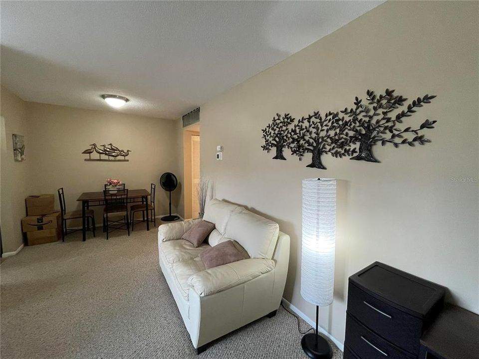 Active With Contract: $105,000 (1 beds, 1 baths, 600 Square Feet)