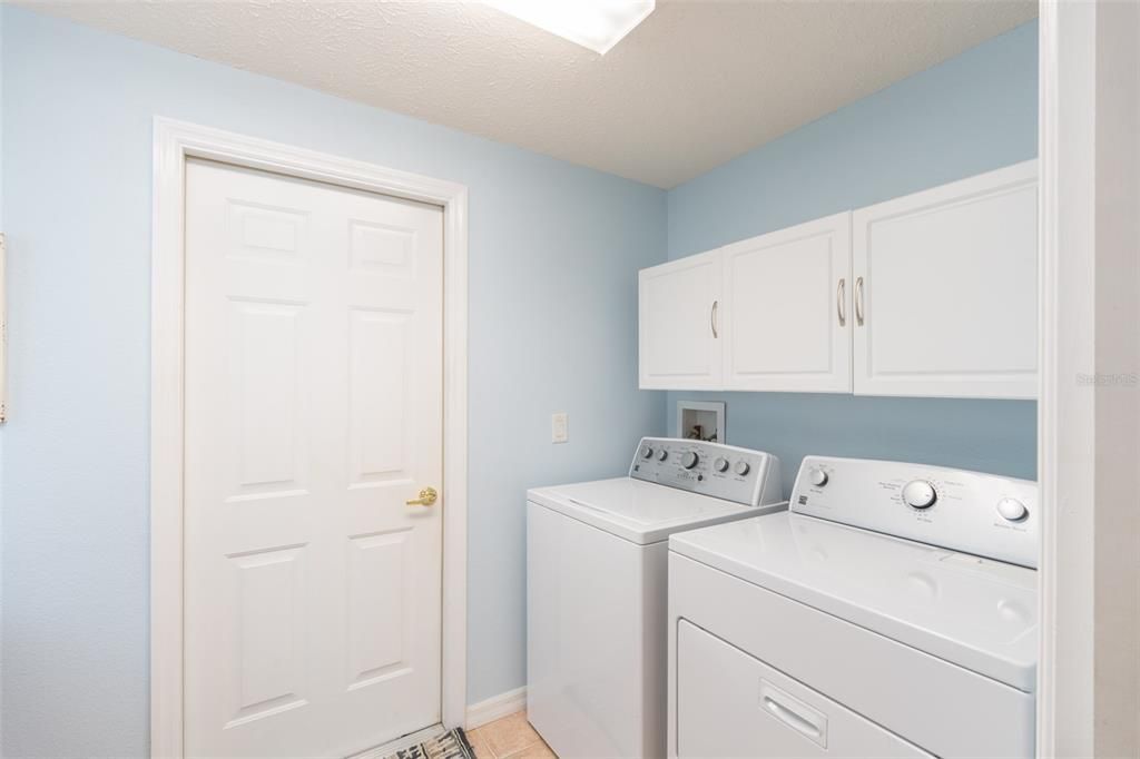 For Sale: $349,900 (3 beds, 2 baths, 1714 Square Feet)