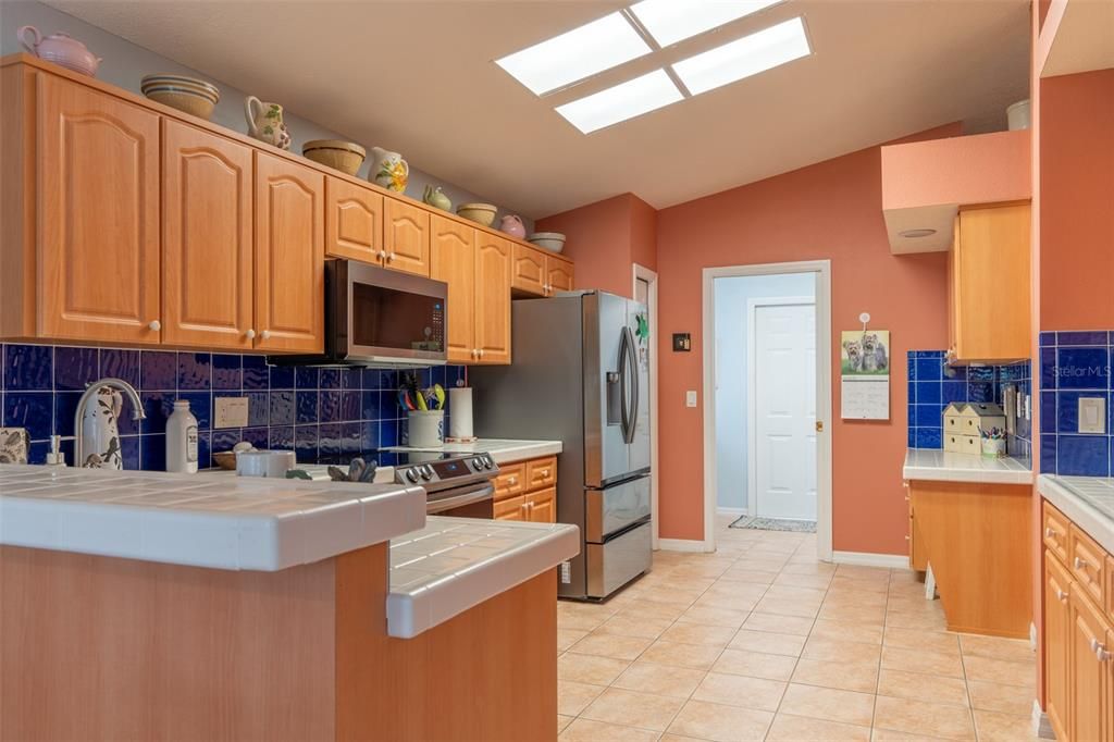 For Sale: $349,900 (3 beds, 2 baths, 1714 Square Feet)