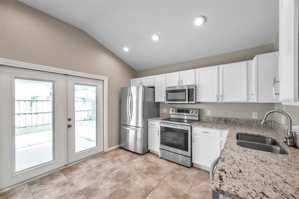 For Sale: $344,900 (4 beds, 2 baths, 1375 Square Feet)