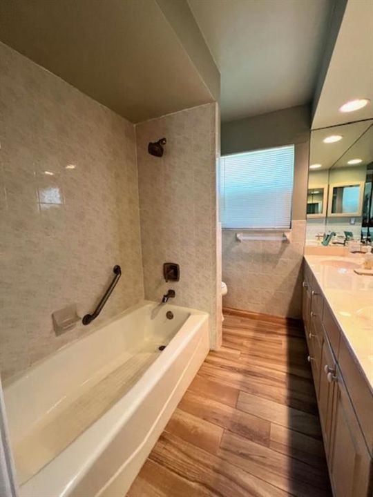 2nd bath with dual vanities