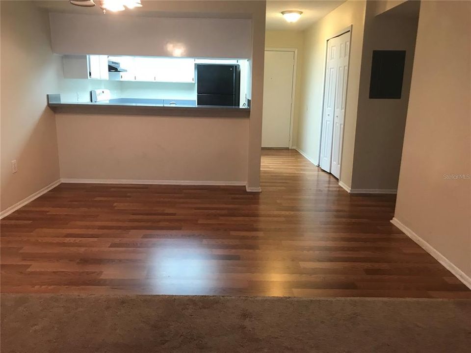 For Rent: $1,375 (2 beds, 1 baths, 1008 Square Feet)