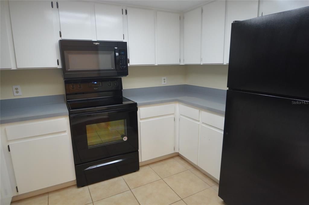 For Rent: $1,375 (2 beds, 1 baths, 1008 Square Feet)