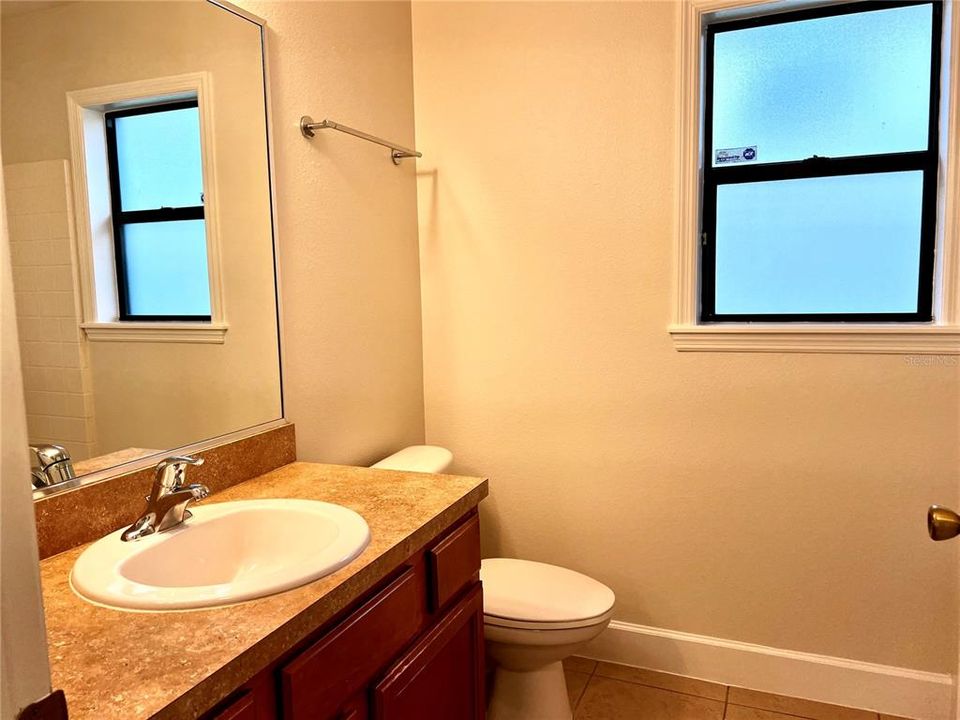 For Rent: $2,100 (3 beds, 2 baths, 1411 Square Feet)