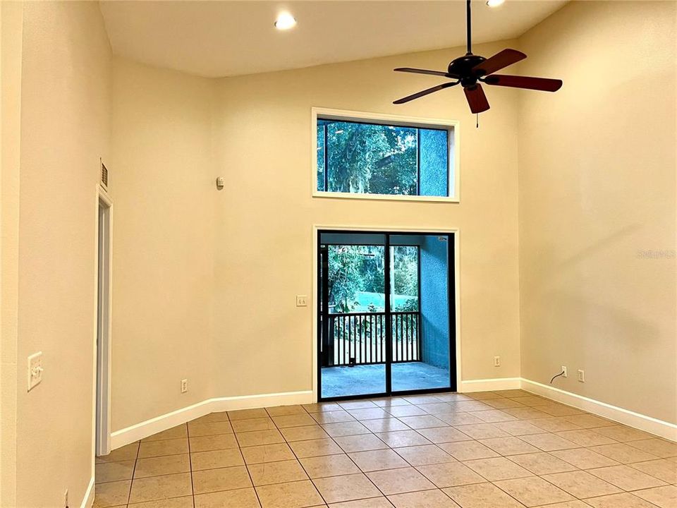 For Rent: $2,100 (3 beds, 2 baths, 1411 Square Feet)