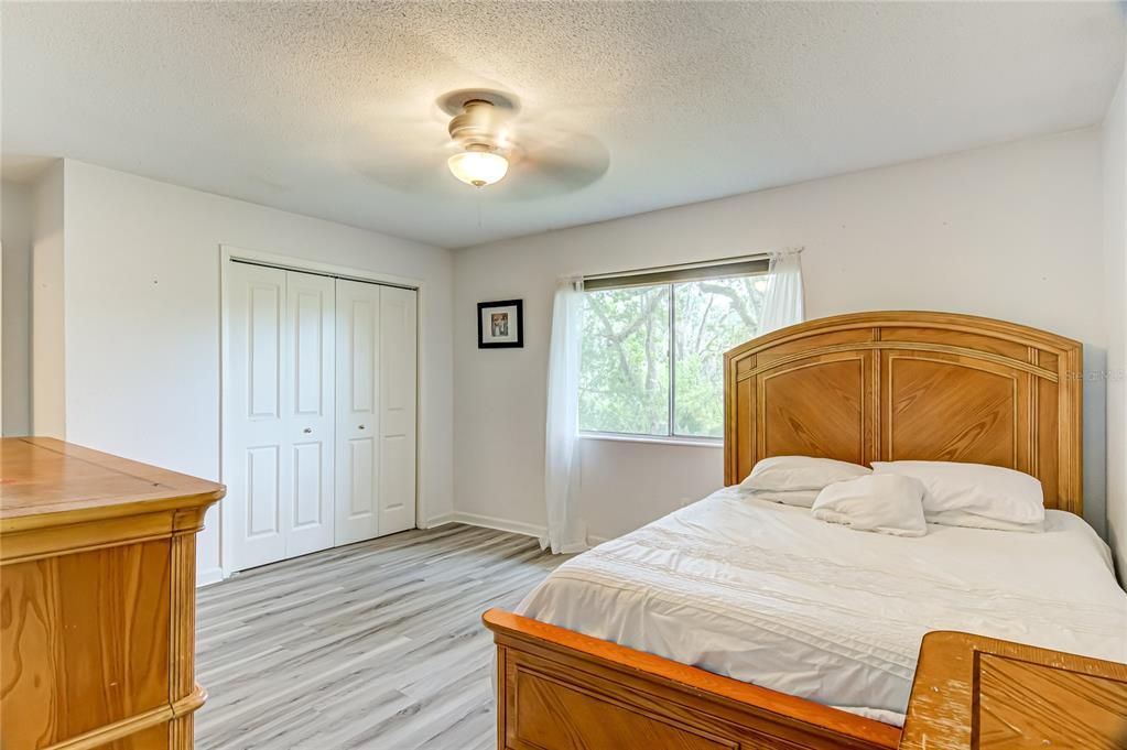 For Sale: $162,000 (2 beds, 2 baths, 900 Square Feet)