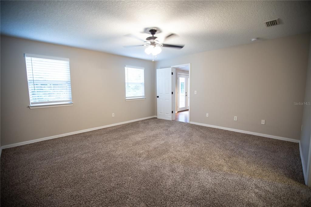 Master Bedroom w Walk-In Closet