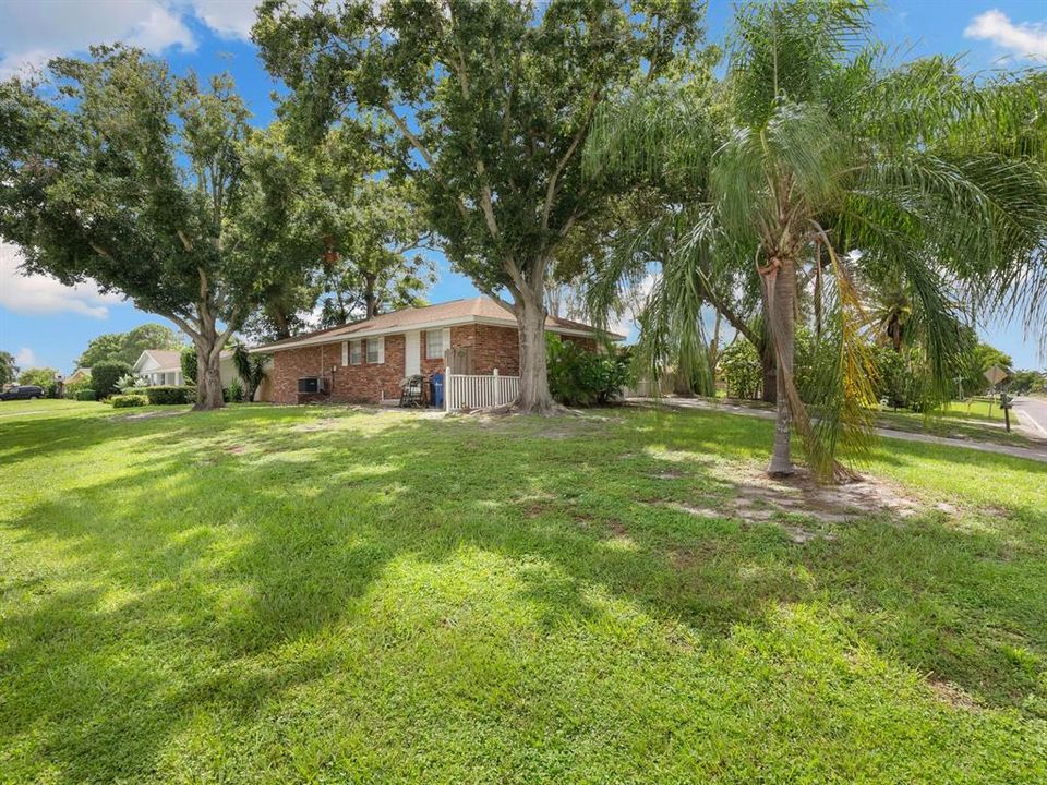 Active With Contract: $450,000 (3 beds, 2 baths, 1791 Square Feet)