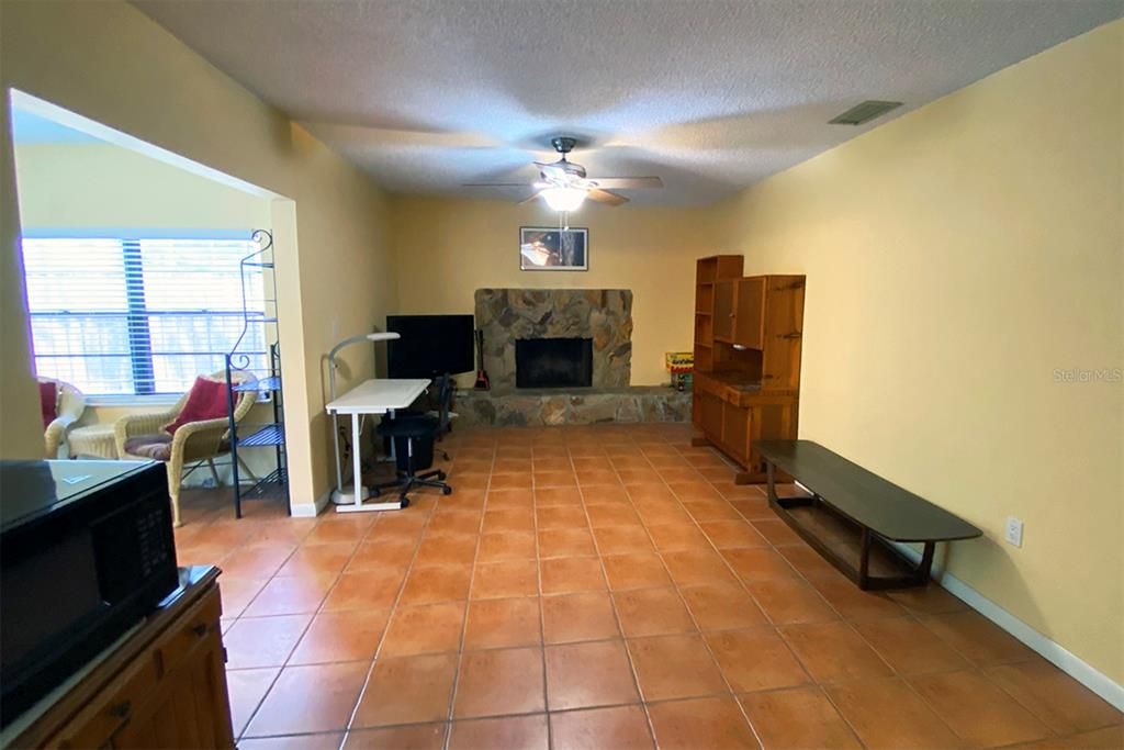 For Sale: $429,000 (2 beds, 2 baths, 1615 Square Feet)