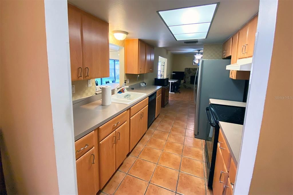 For Sale: $429,000 (2 beds, 2 baths, 1615 Square Feet)