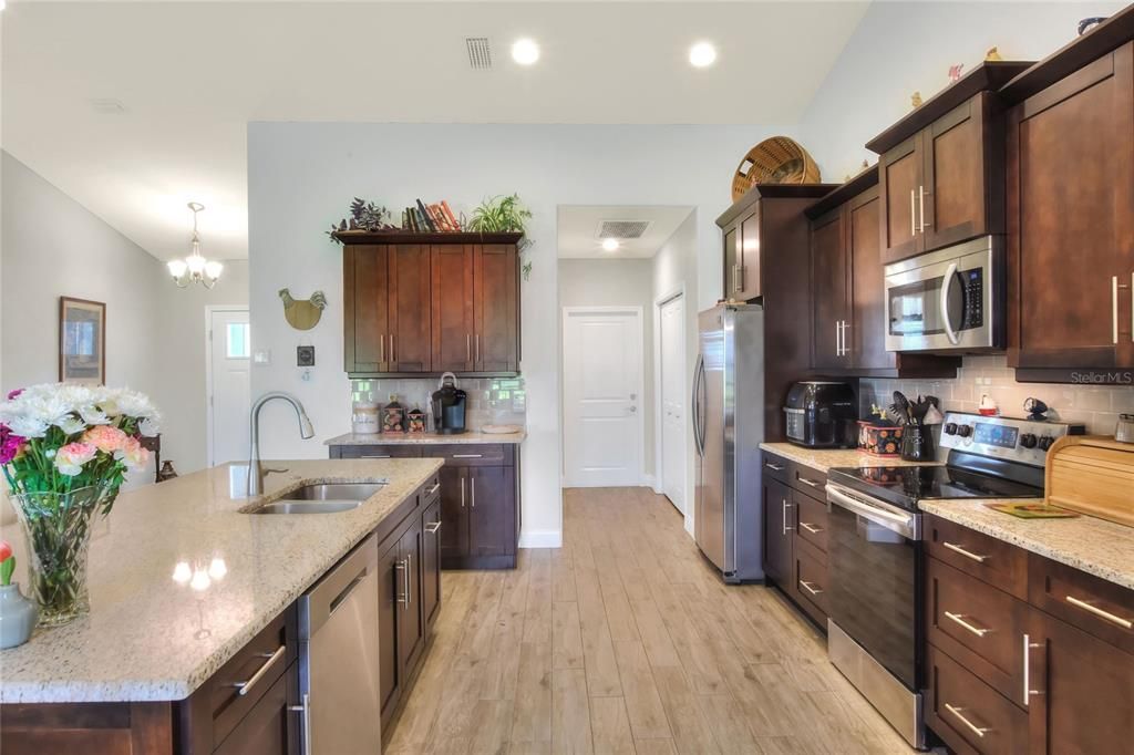 Active With Contract: $446,900 (3 beds, 2 baths, 1956 Square Feet)